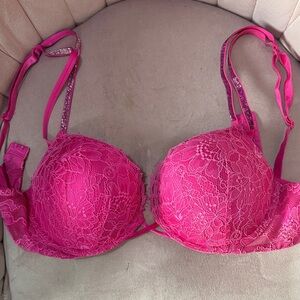 PINK Victoria's Secret Fuchsia Lace Bra